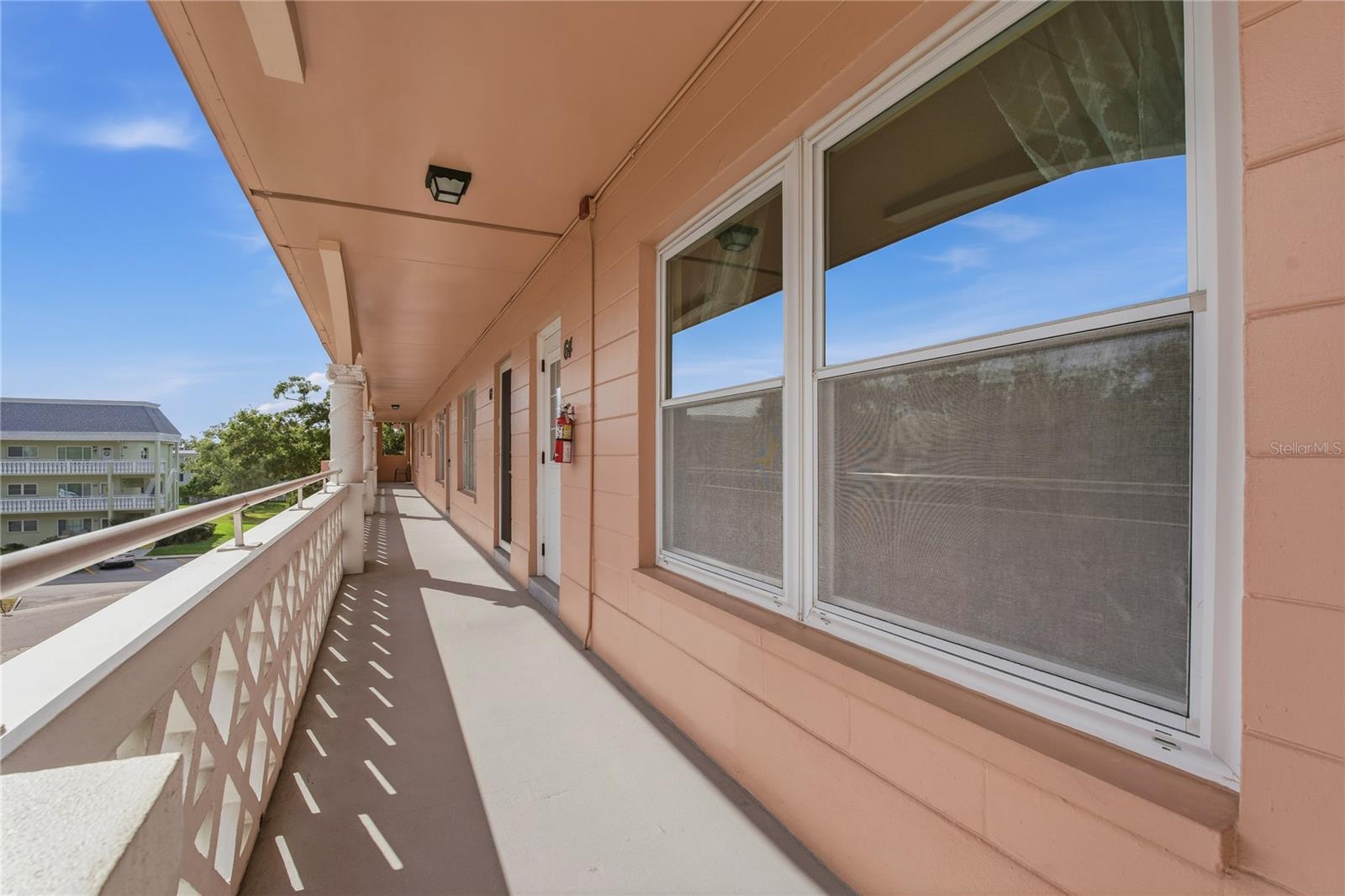 ON TOP OF THE WORLD - Residential