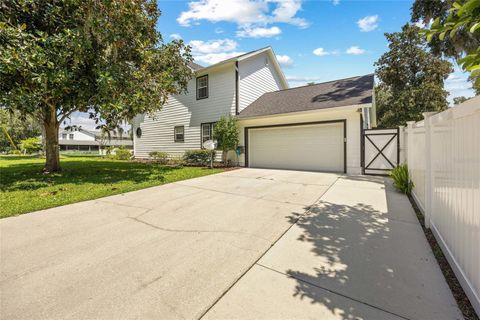 Tiny photo for 6100 Avenue F, Mc Intosh, FL 32664 (MLS # OM710203)