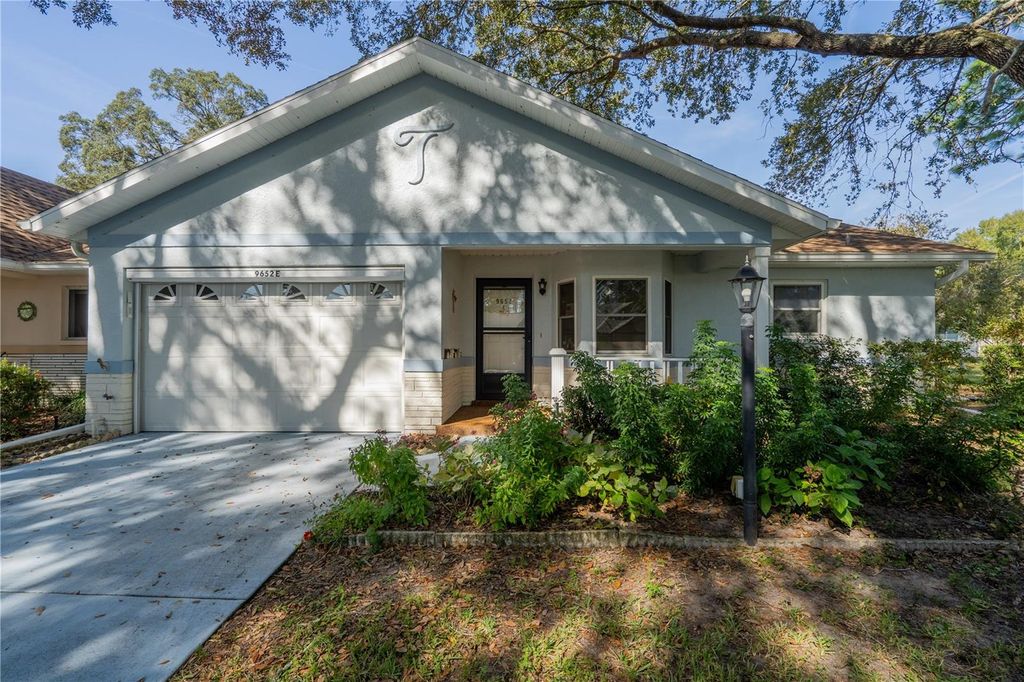 Photo of 9652 SW 84th Terrace #E, Ocala, FL 34481 (MLS # OM711318)