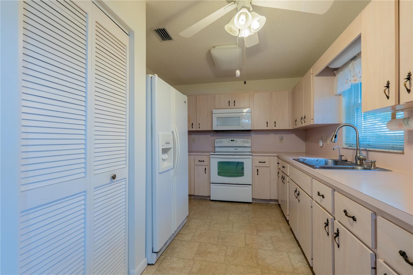 CIRCLE SQUARE WOODS #Y - Residential