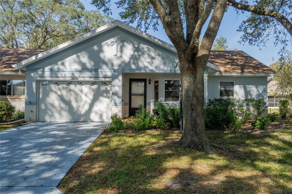 Photo of 9652 SW 84th Terrace #E, Ocala, FL 34481 (MLS # OM711318)