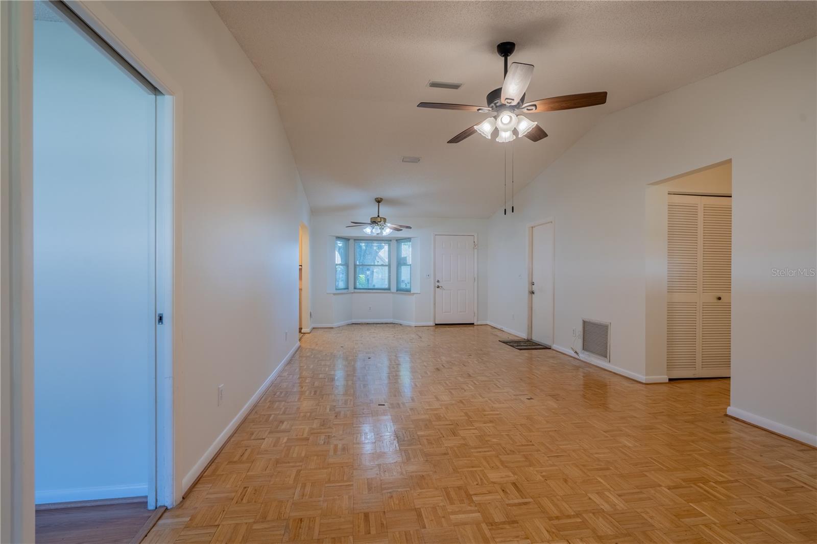 CIRCLE SQUARE WOODS #Y - Residential