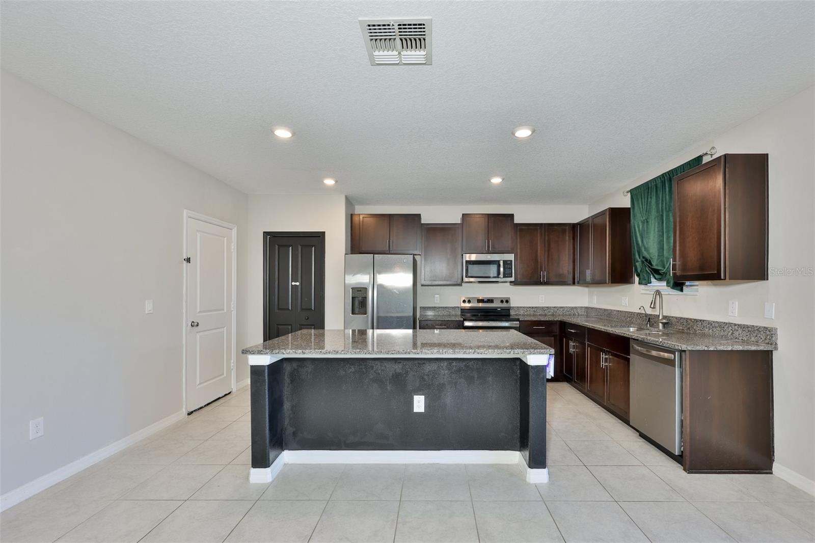 1507 GOLDEN GLOW DRIVE