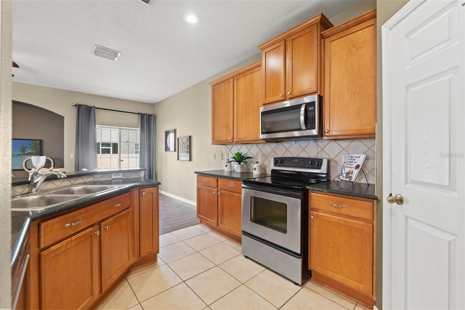 BAY BREEZE COVE - Residential