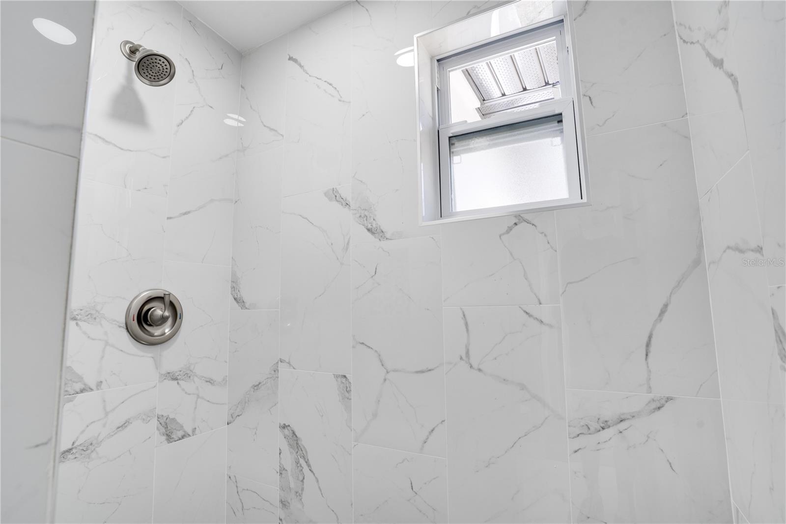 BAY BREEZE - Residential