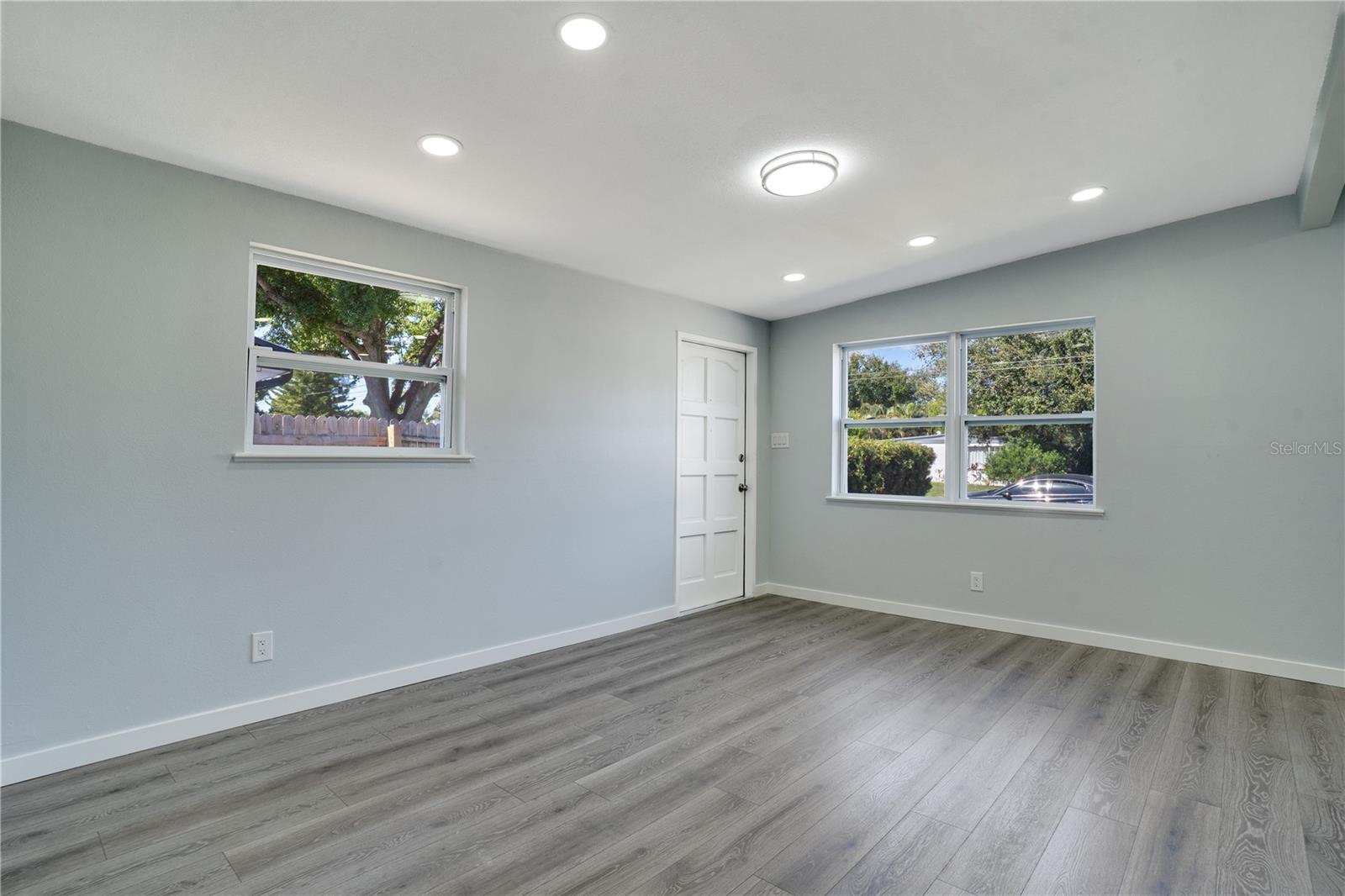 BAY BREEZE - Residential