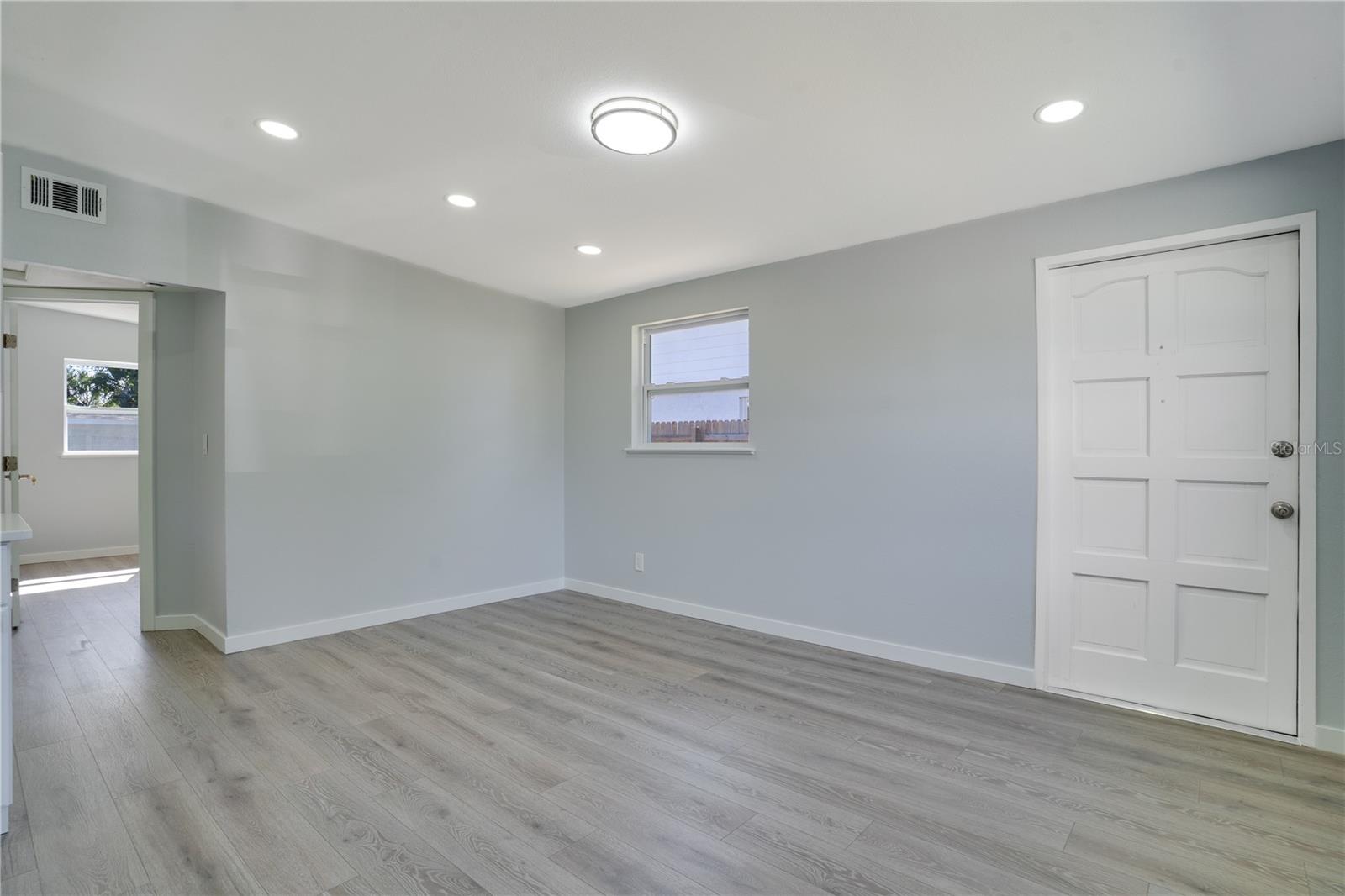 BAY BREEZE - Residential