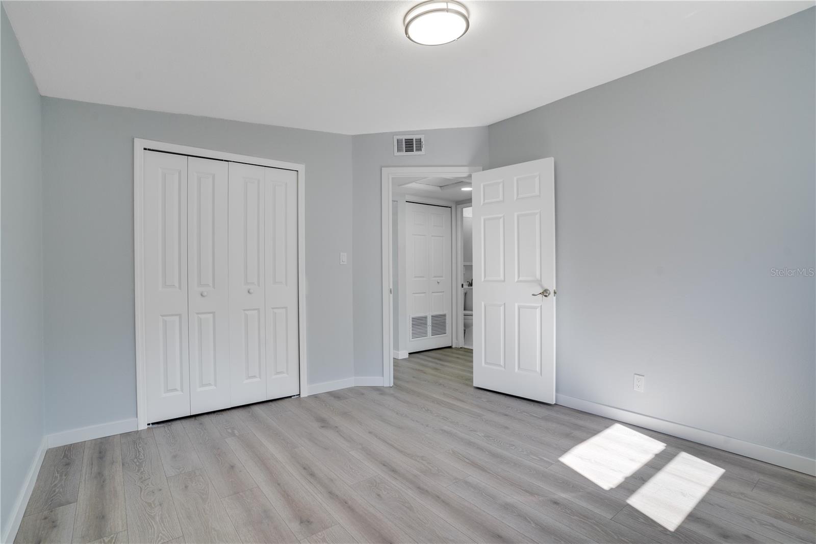 BAY BREEZE - Residential