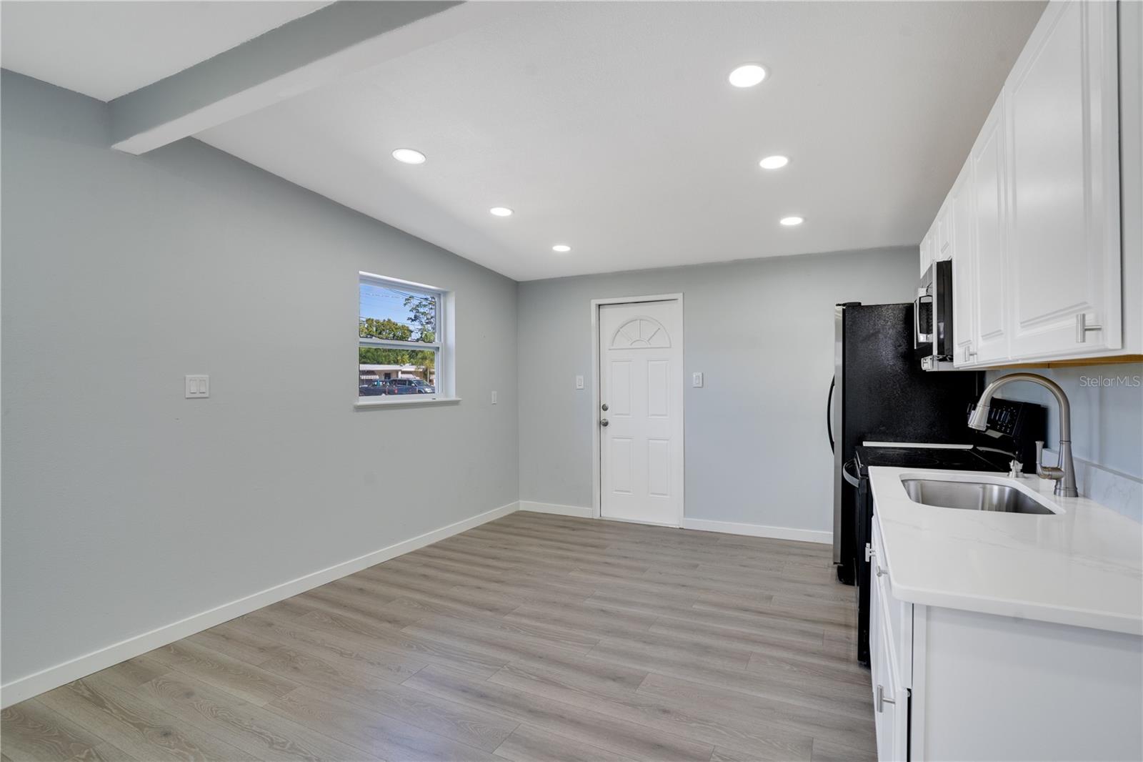 BAY BREEZE - Residential