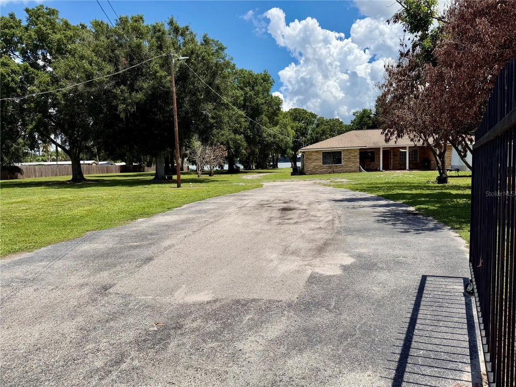 Photo of 1702 Us Highway 92 W, Auburndale, FL 33823 (MLS # L4963226)