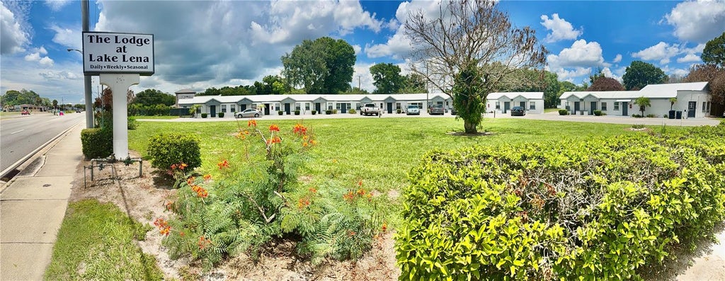 Photo of 1702 Us Highway 92 W, Auburndale, FL 33823 (MLS # L4963226)
