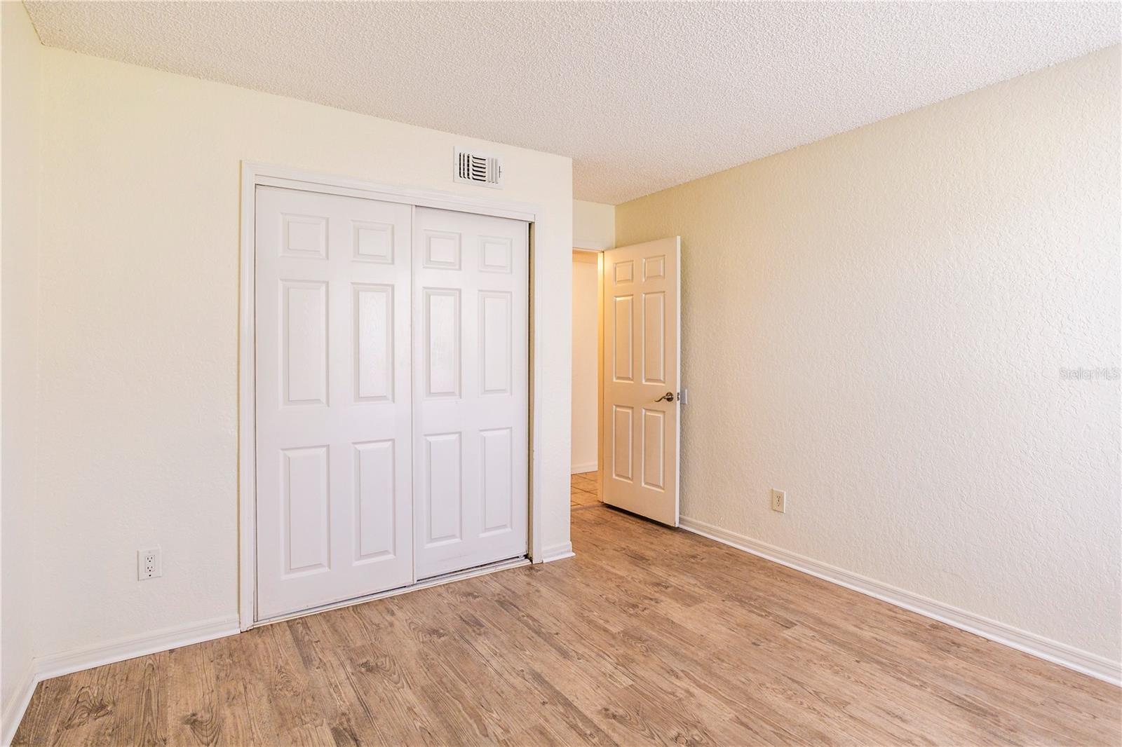PARKVIEW VILLAGE - Residential Lease