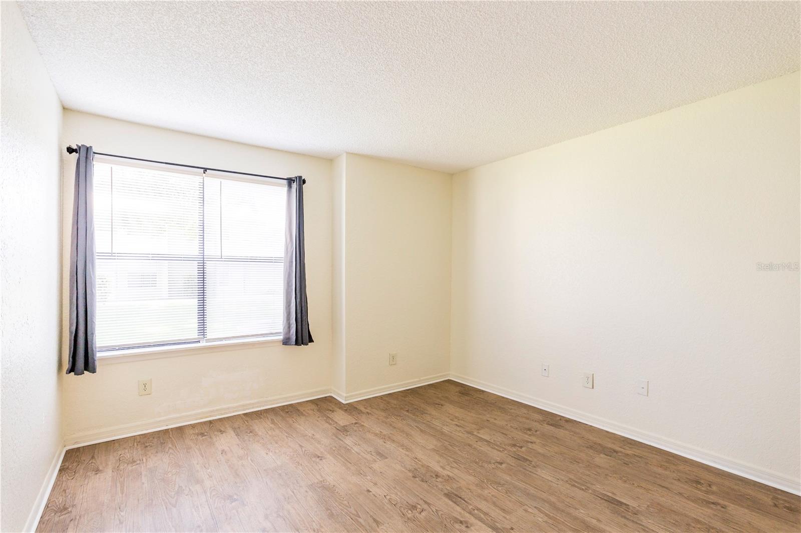 PARKVIEW VILLAGE - Residential Lease