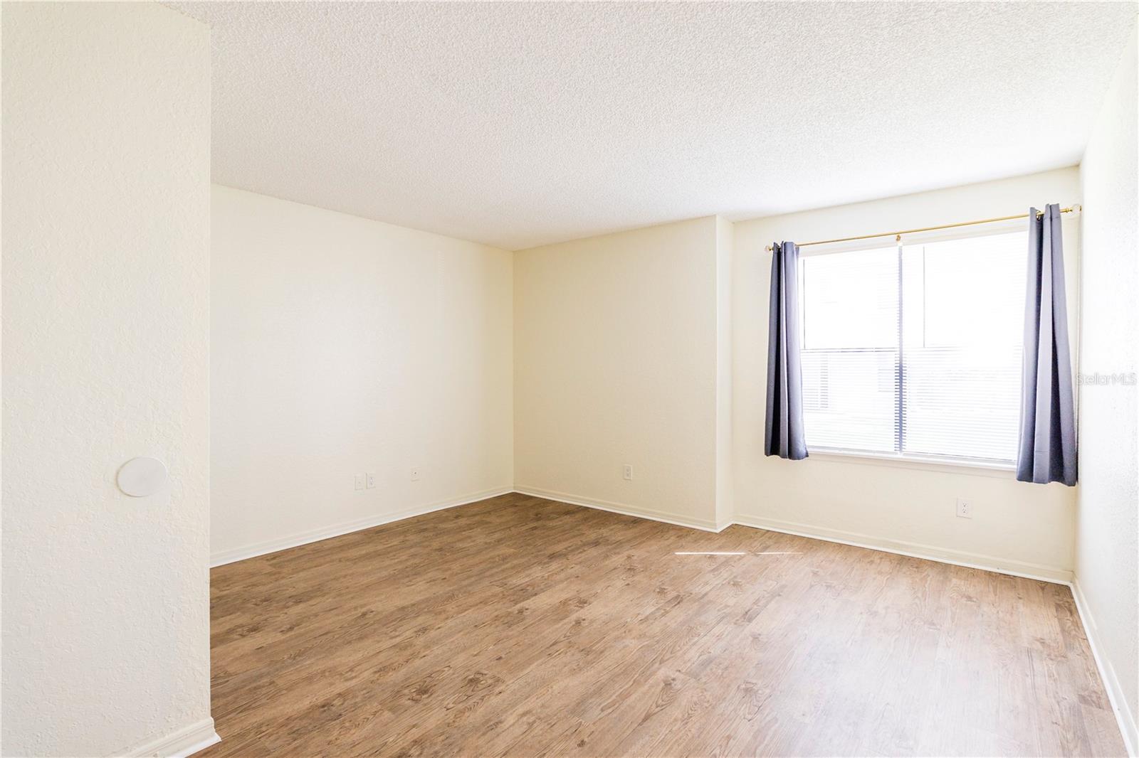 PARKVIEW VILLAGE - Residential Lease