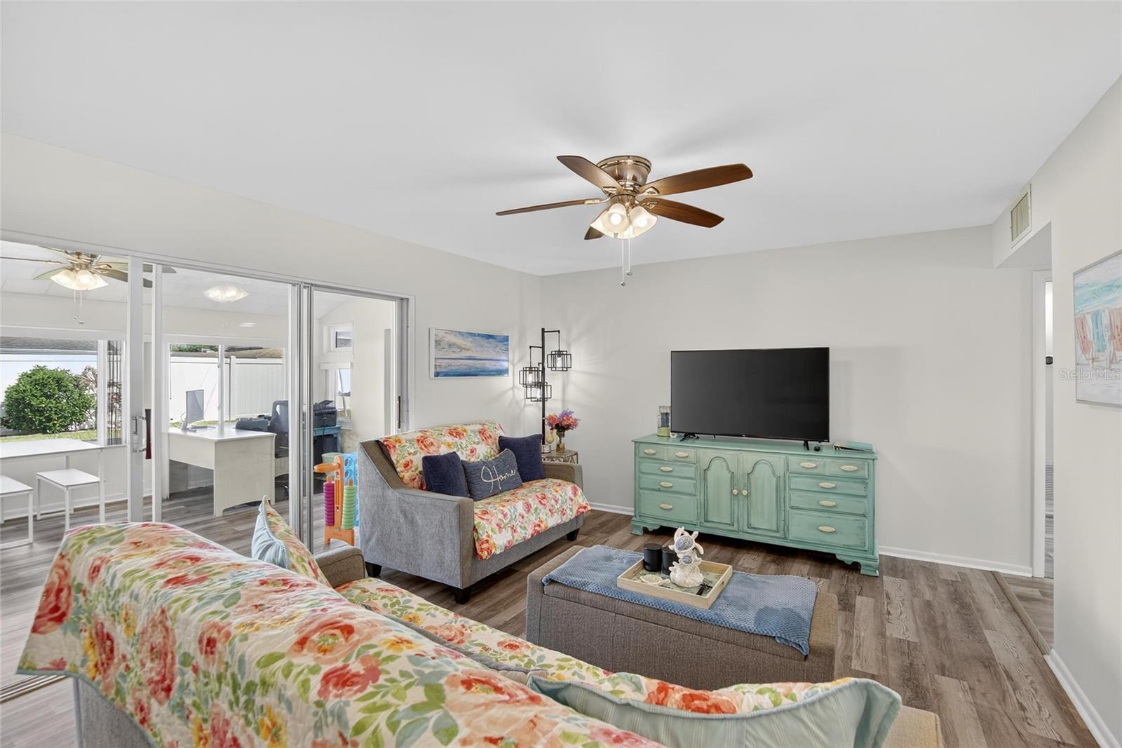 DEL WEBBS SUN CITY FLORIDA UN - Residential