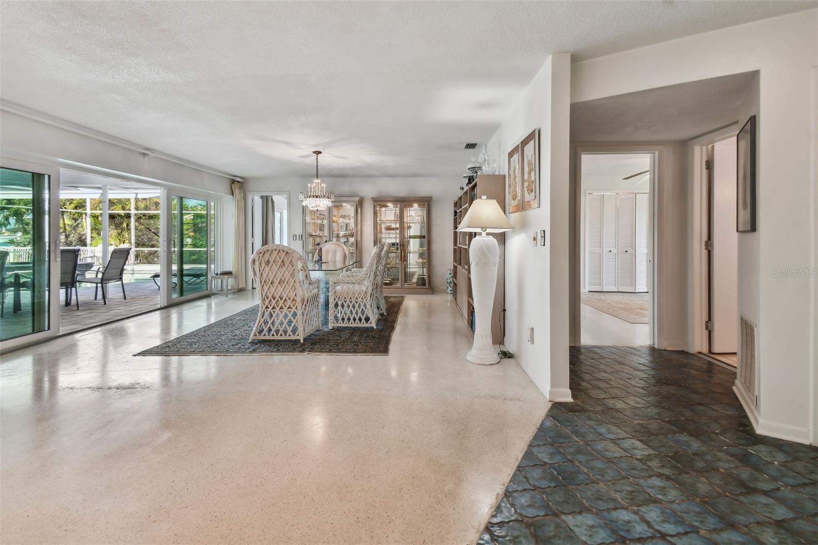 CAPRI ISLE - Residential