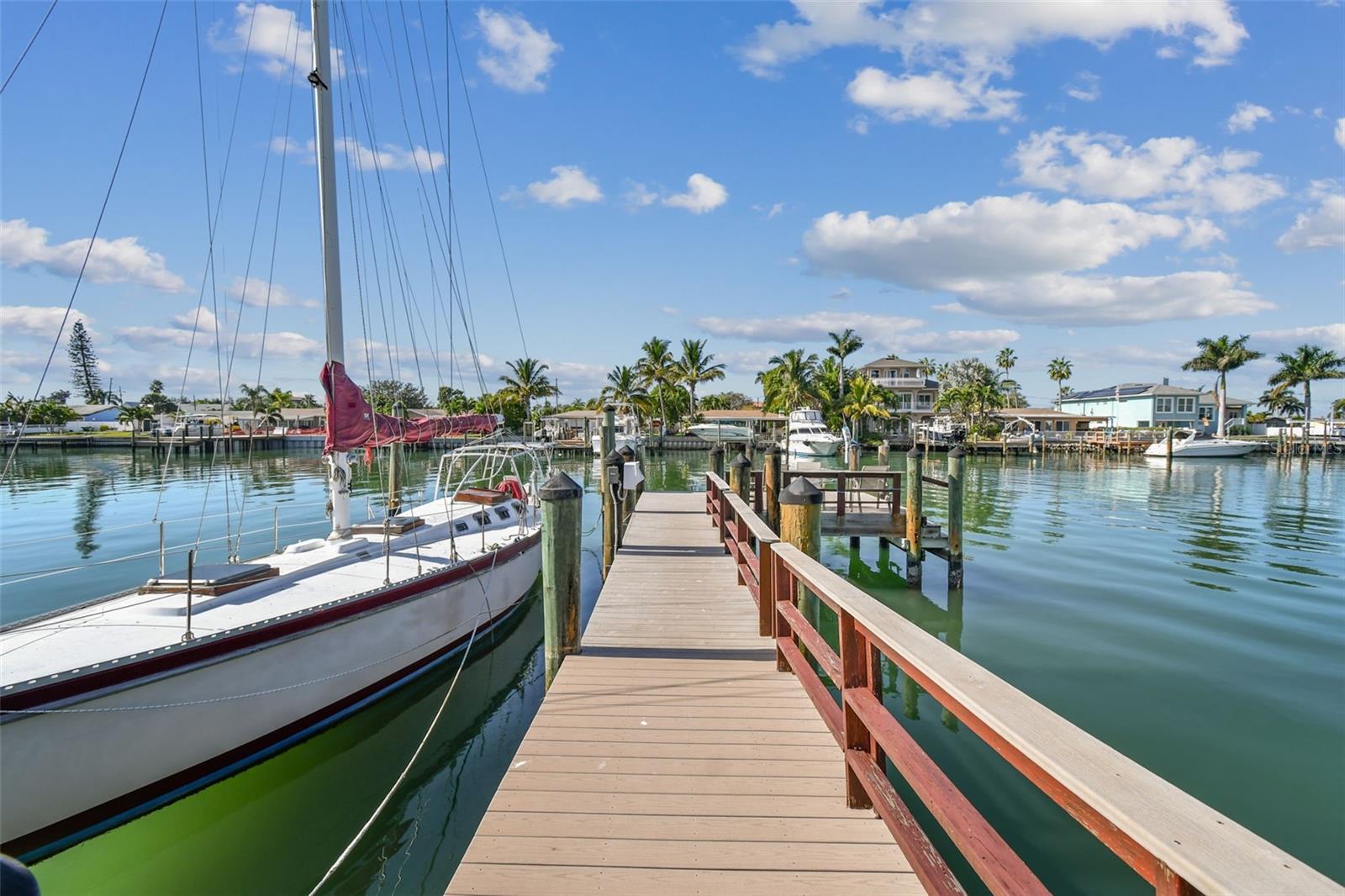 CAPRI ISLE - Residential