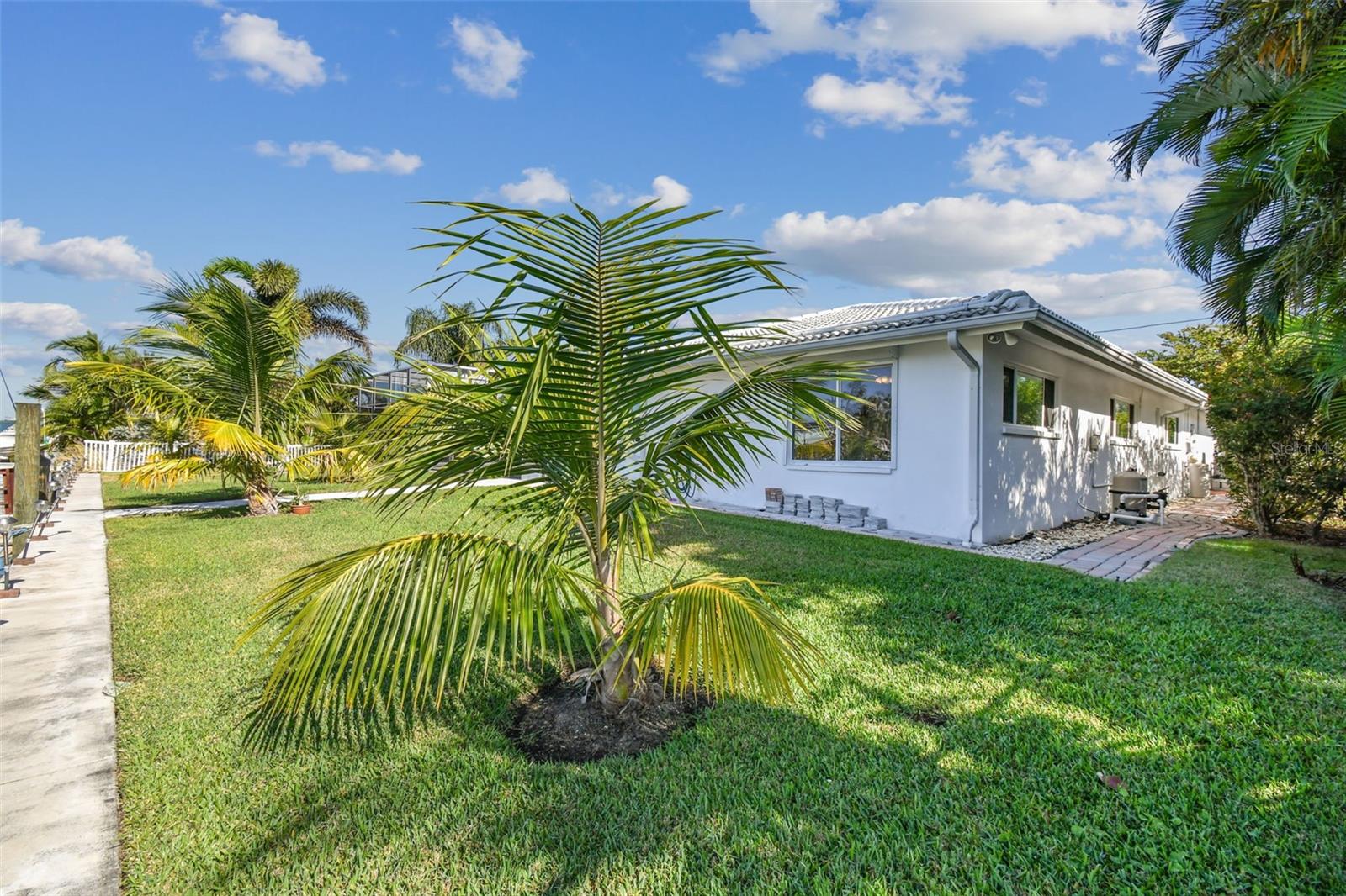 CAPRI ISLE - Residential