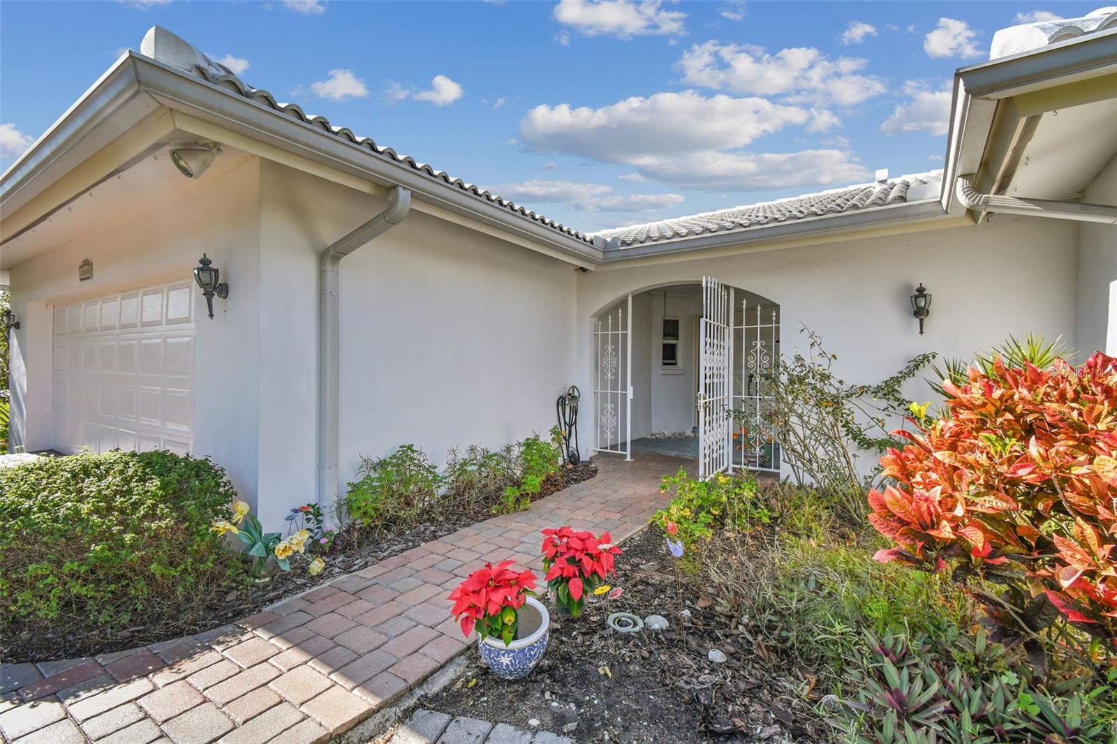 CAPRI ISLE - Residential