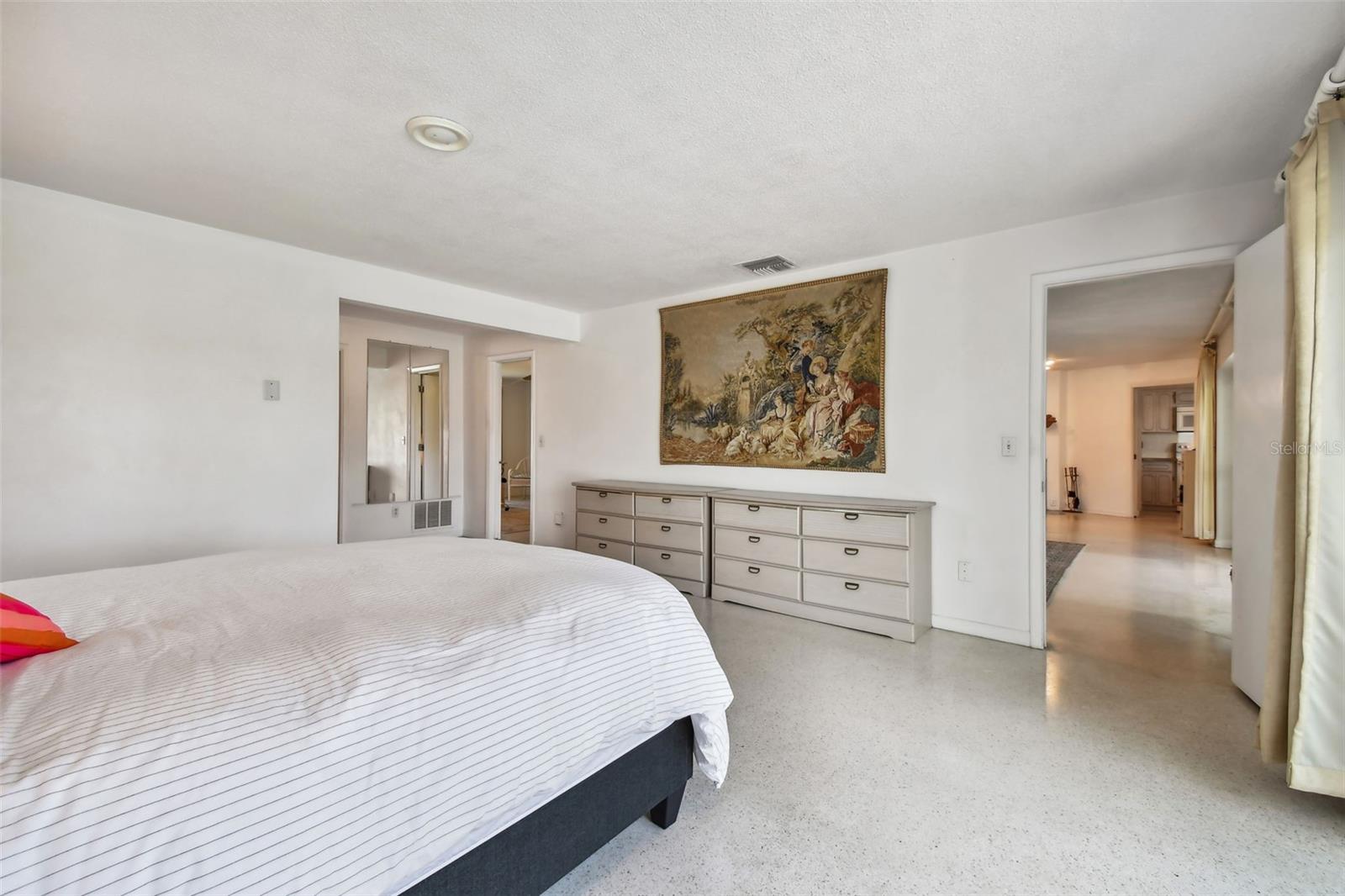 CAPRI ISLE - Residential
