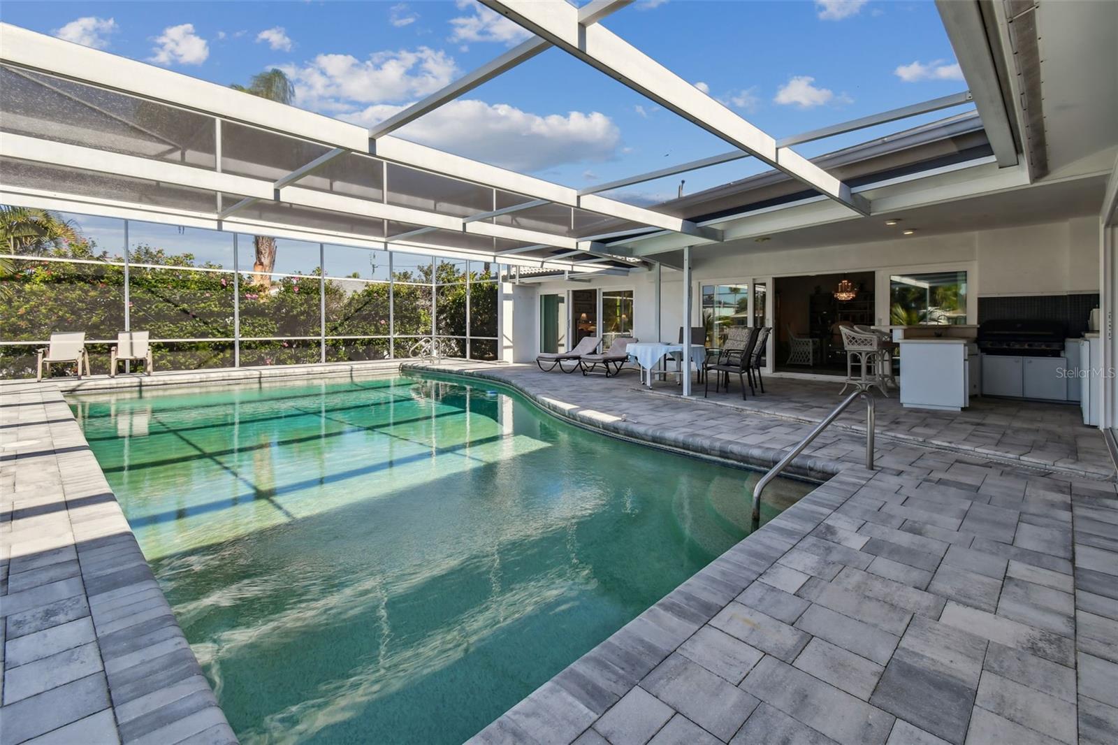 CAPRI ISLE - Residential