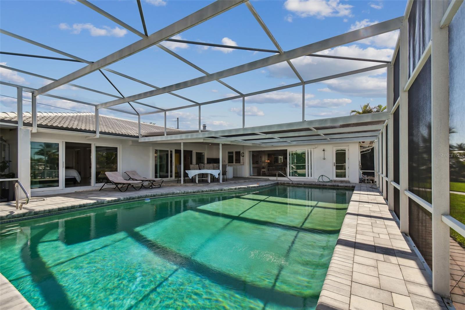 CAPRI ISLE - Residential