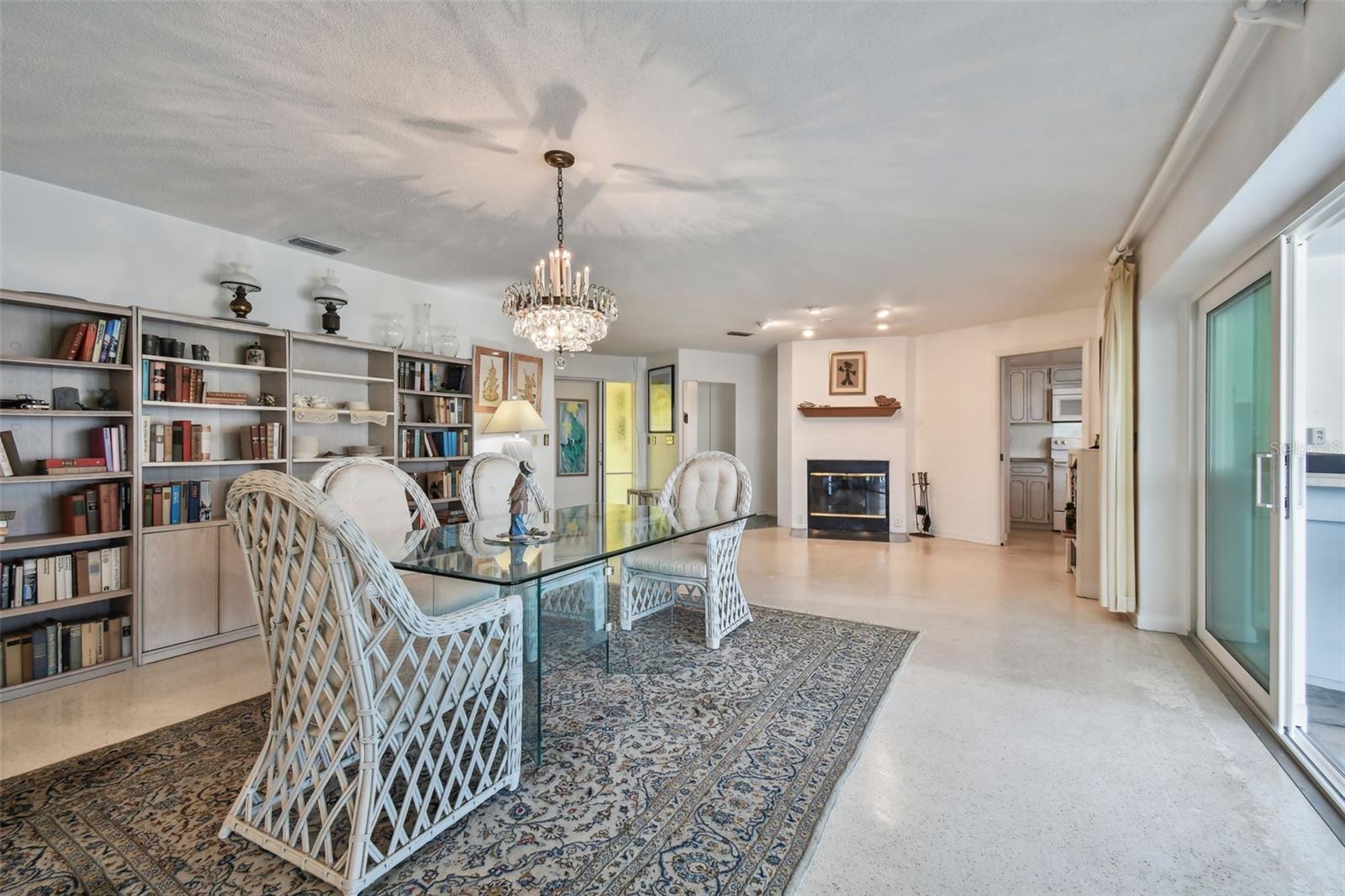 CAPRI ISLE - Residential