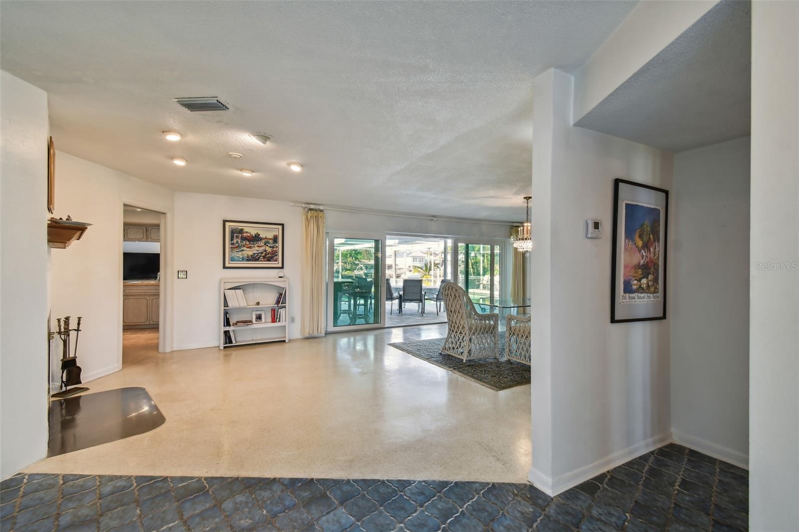 CAPRI ISLE - Residential