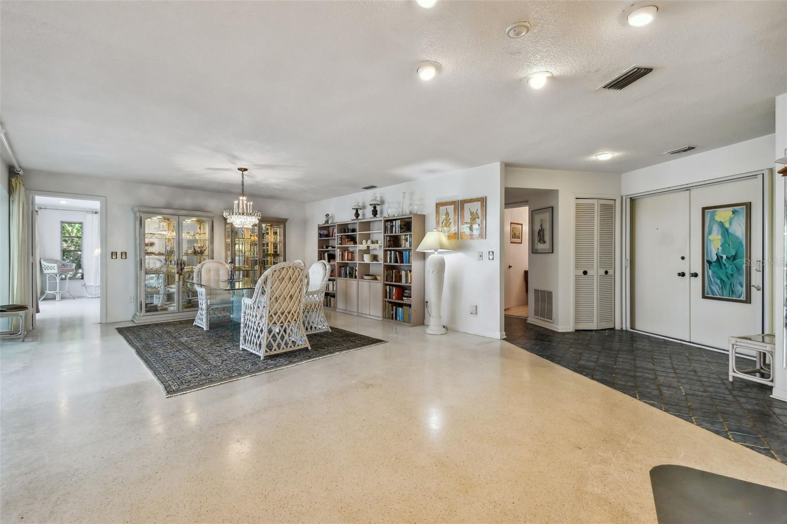CAPRI ISLE - Residential