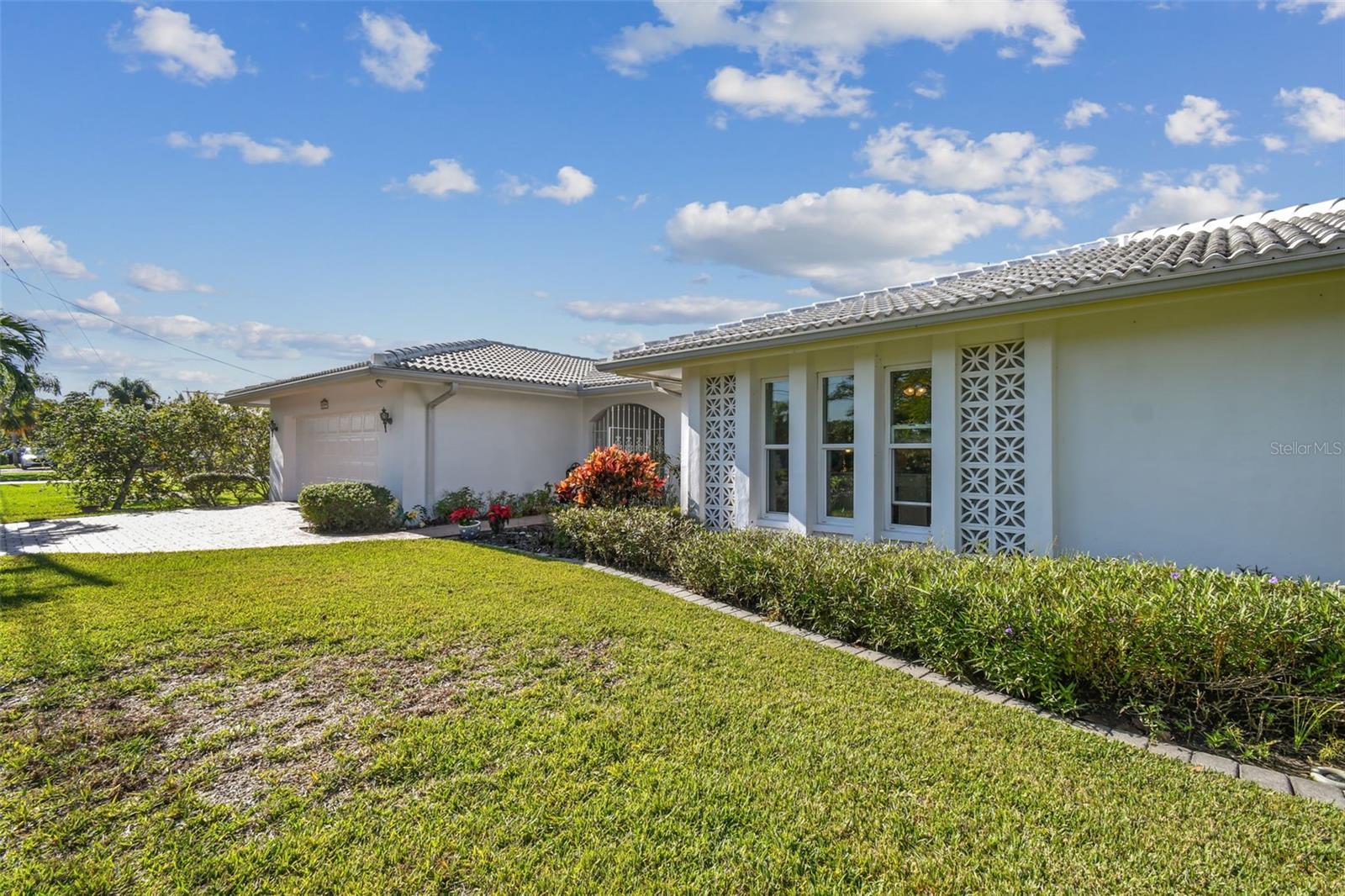 CAPRI ISLE - Residential