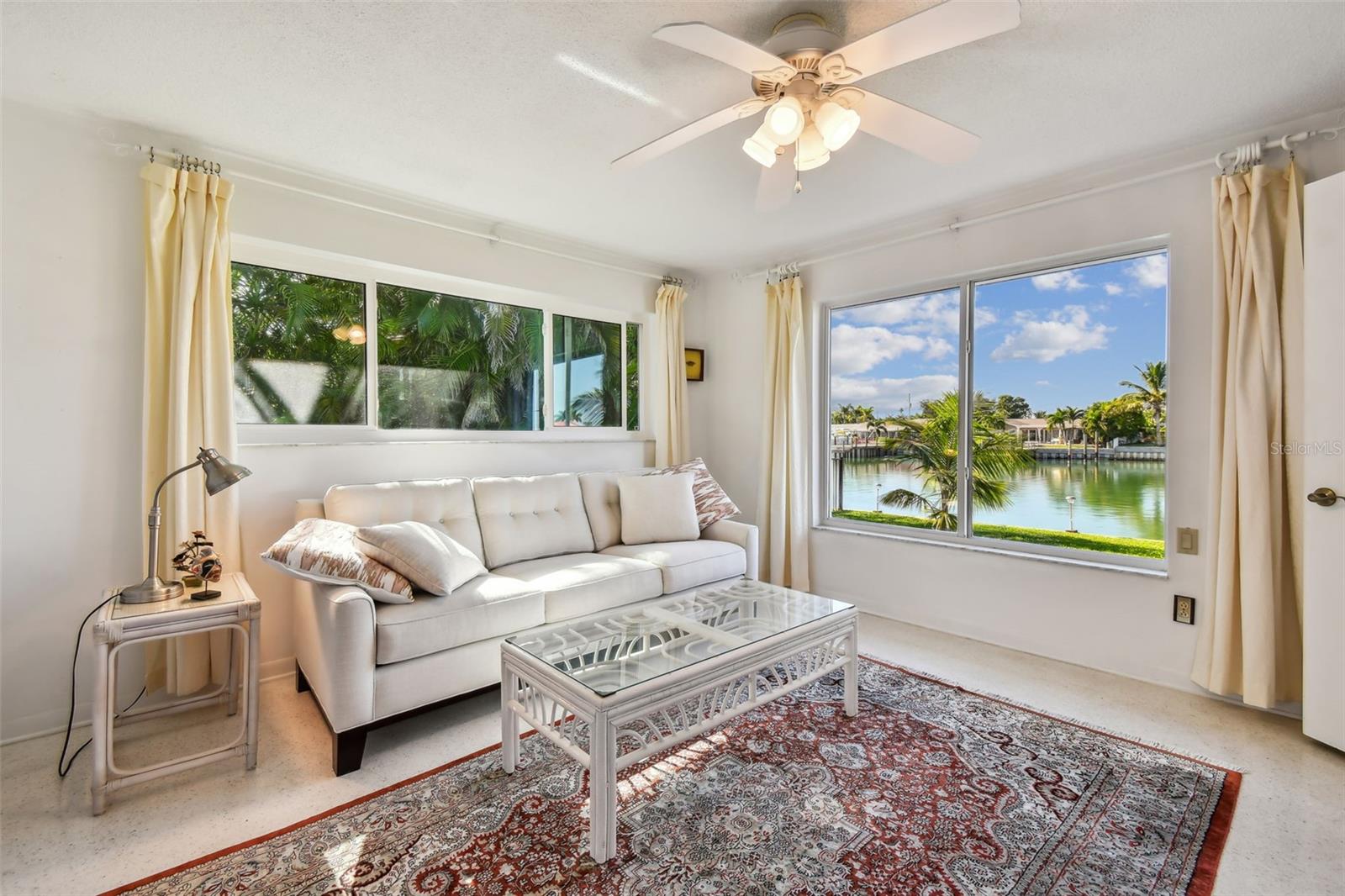 CAPRI ISLE - Residential