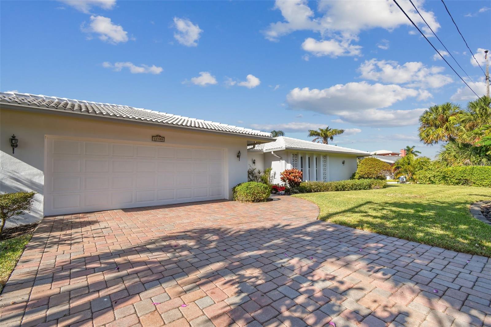 CAPRI ISLE - Residential