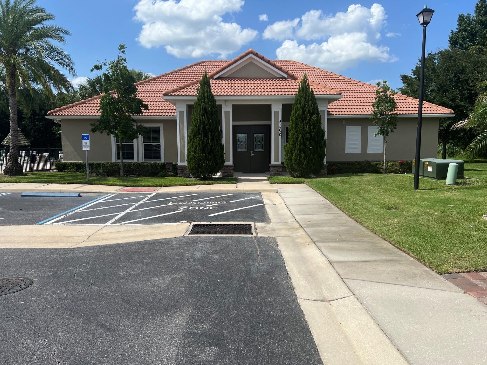 664 VENICE PLACE