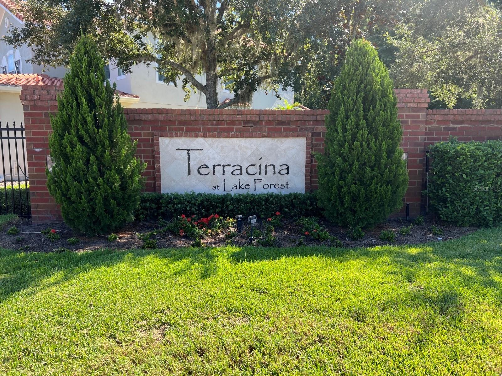 664 VENICE PLACE