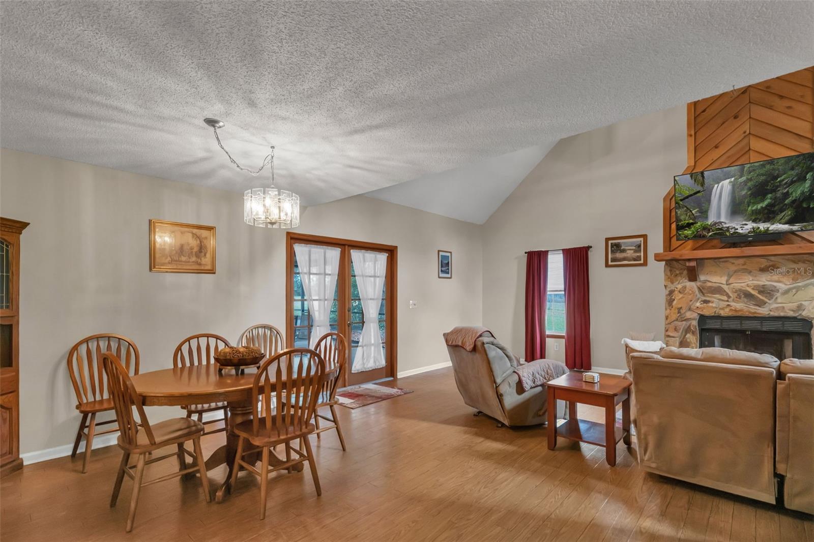 LAKE NELLIE SHORES - Residential