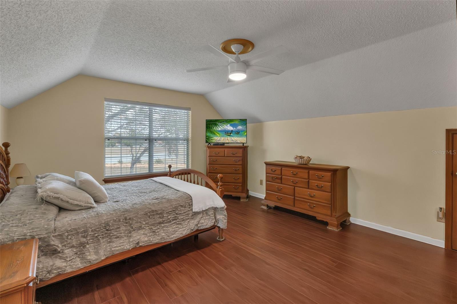 LAKE NELLIE SHORES - Residential