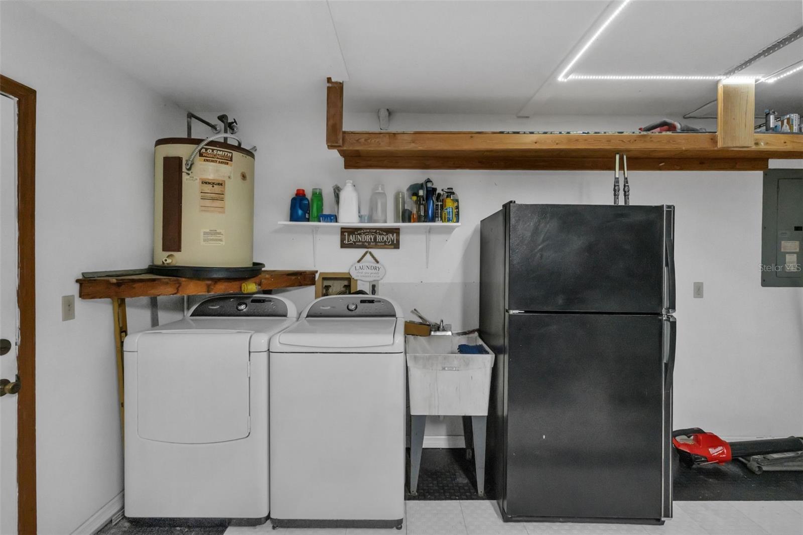 LAKE NELLIE SHORES - Residential