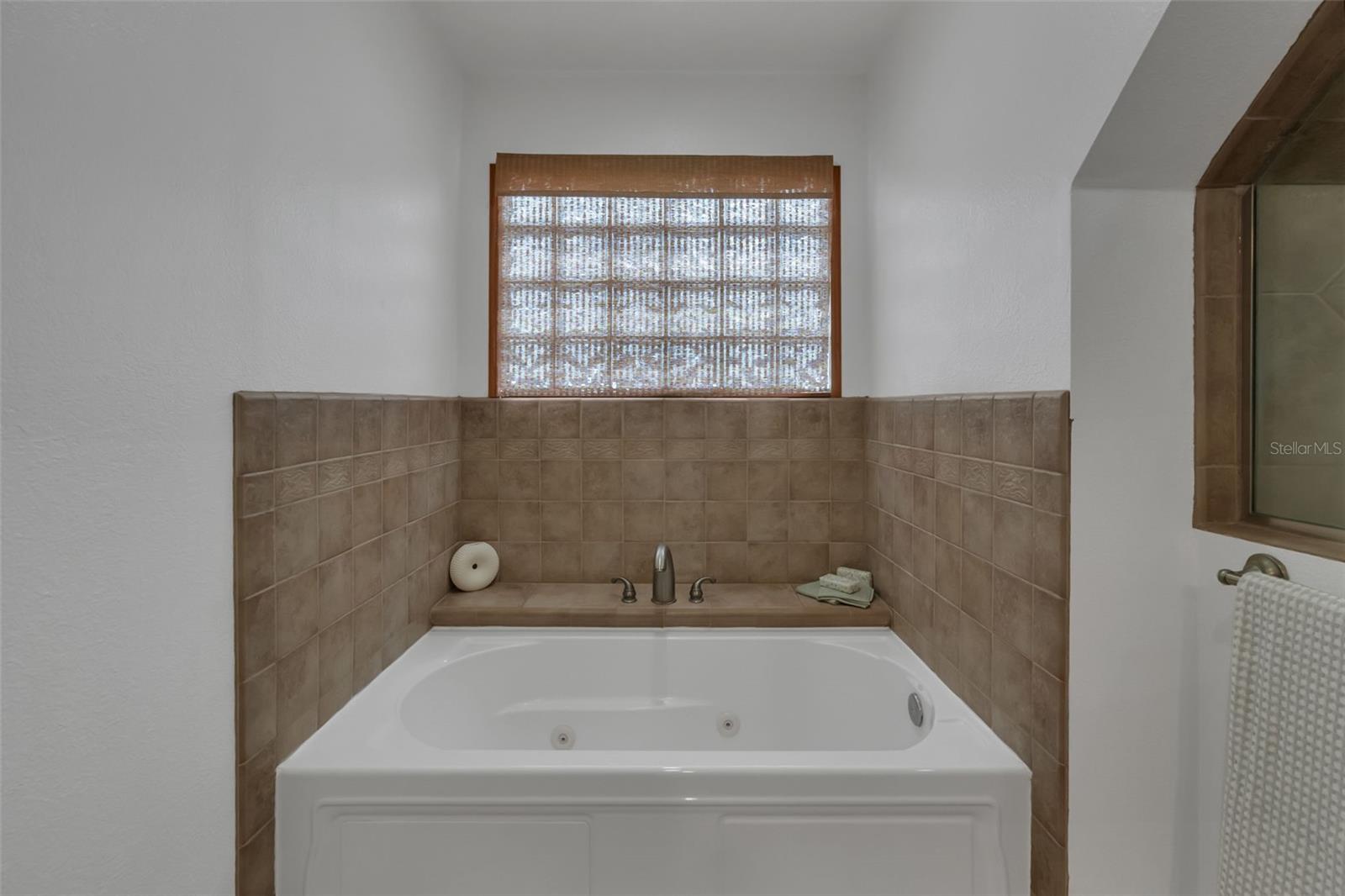 LAKE NELLIE SHORES - Residential