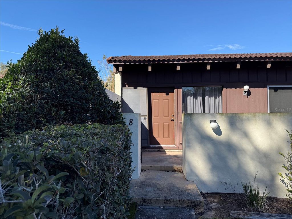 Photo of 8 El Recodo #8, Lakeland, FL 33813 (MLS # L4957430)