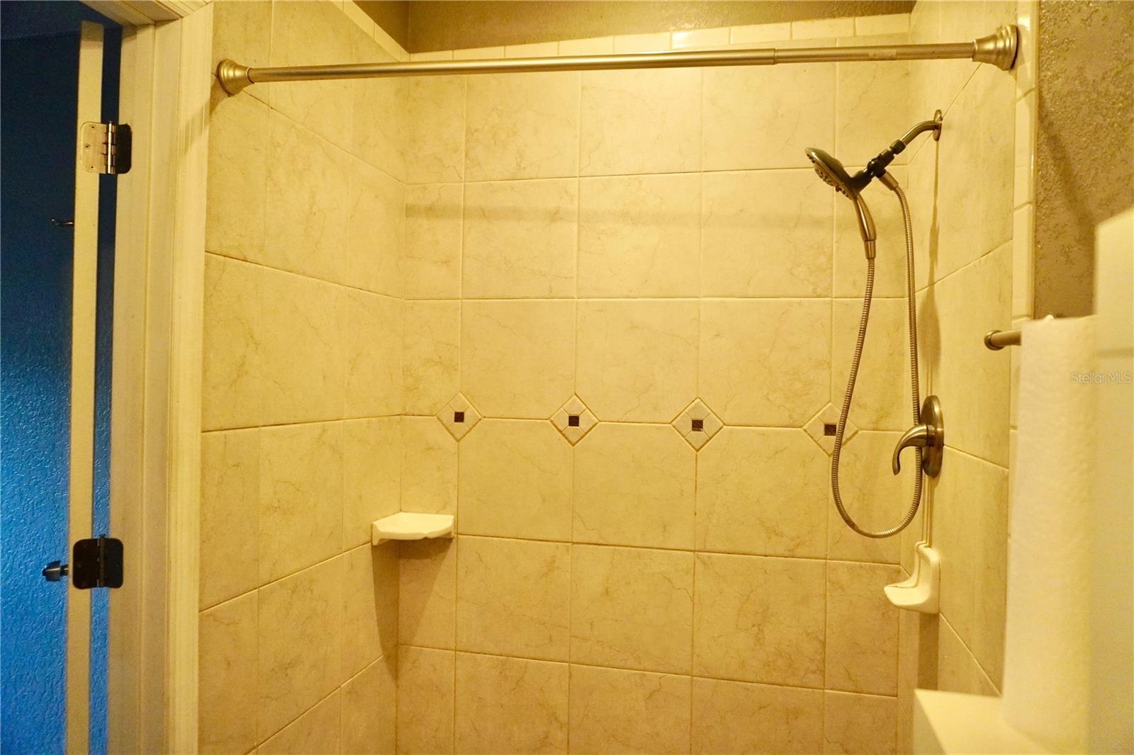 CASA LOMA CONDO - Residential