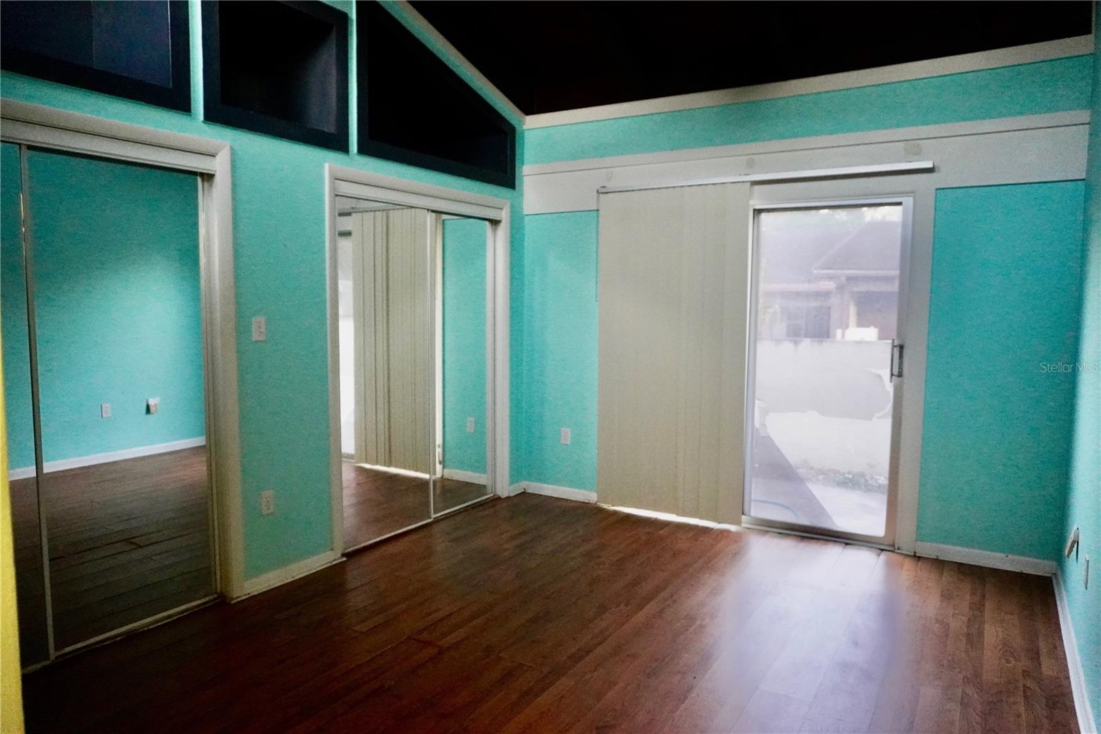 CASA LOMA CONDO - Residential