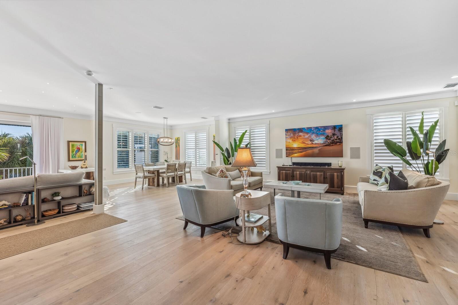 164 1ST STREET E