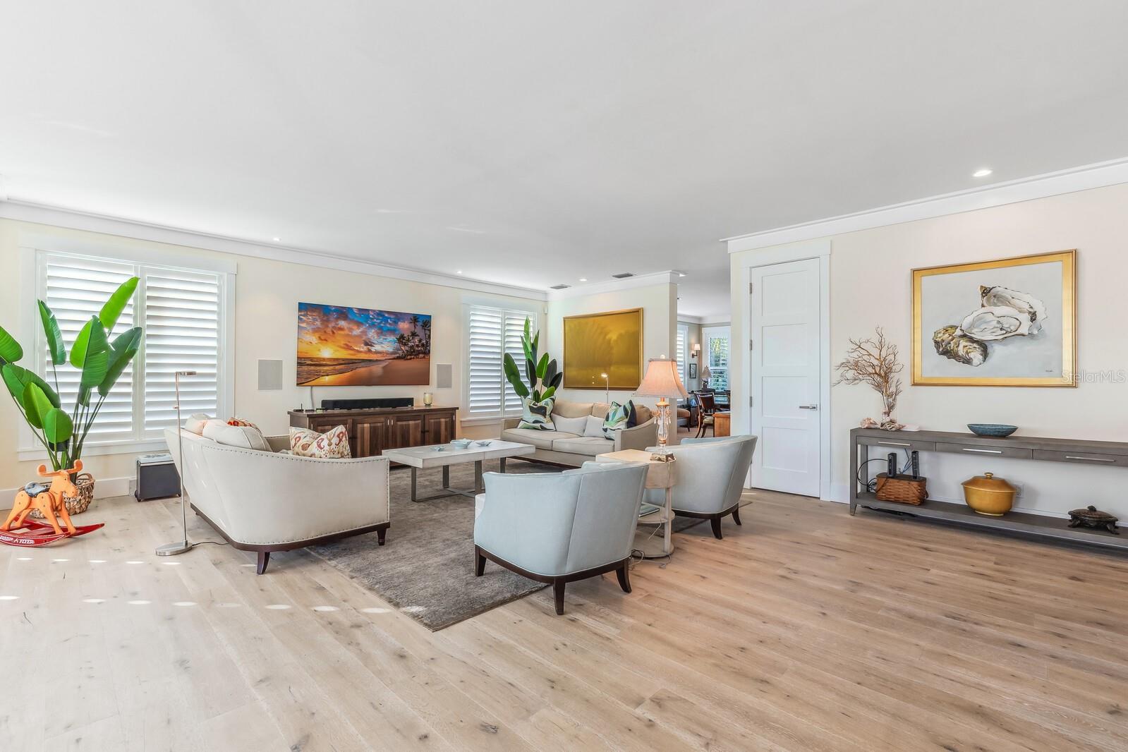 164 1ST STREET E