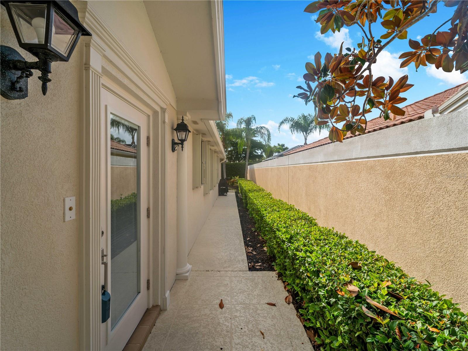 7641 QUINTO DRIVE