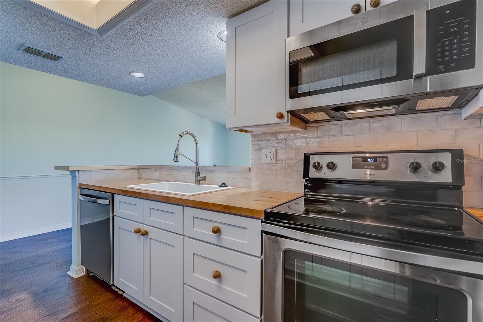 CURLEW LANDINGS SOUTH - Residential Lease