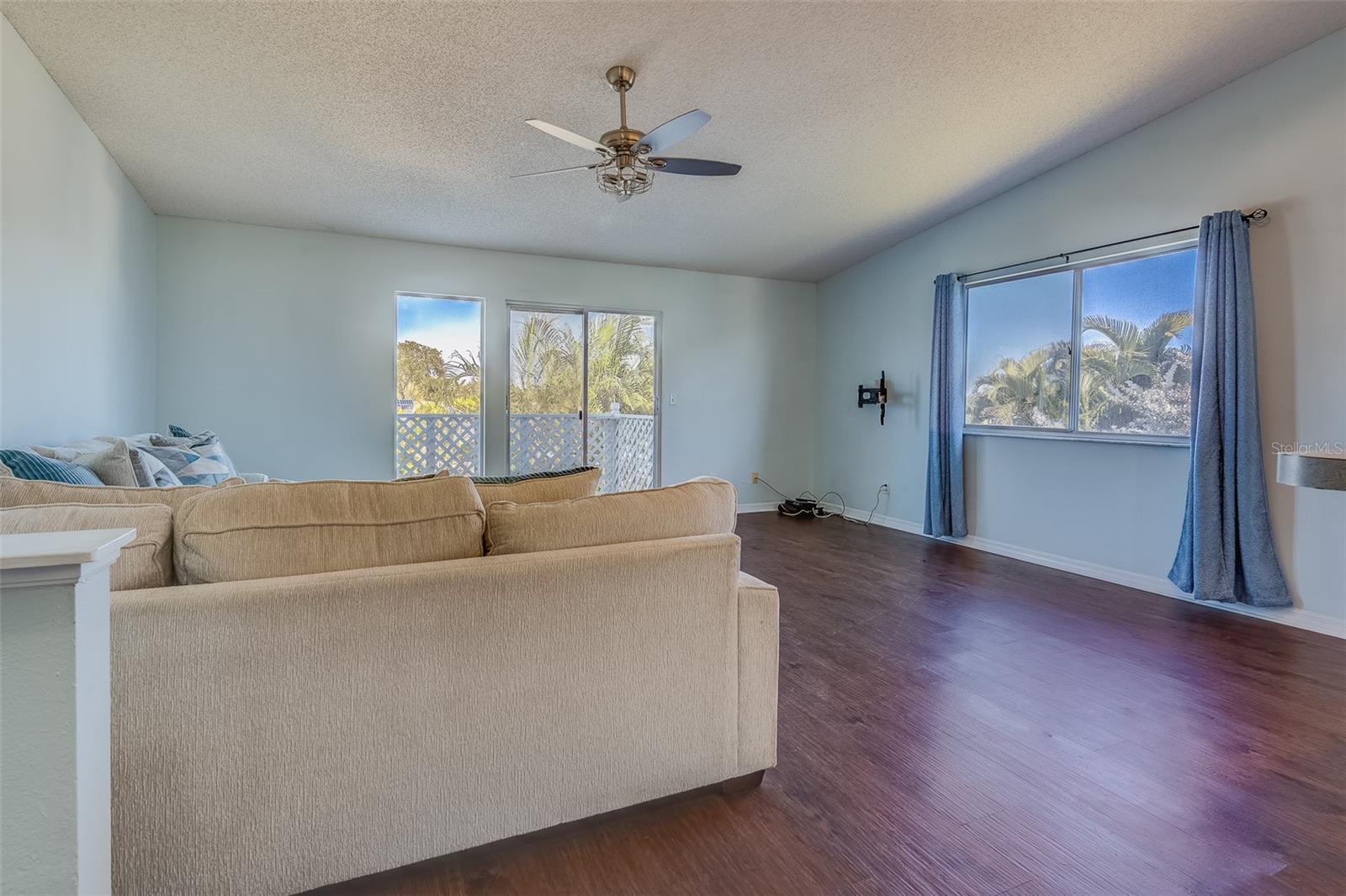 CURLEW LANDINGS SOUTH - Residential Lease
