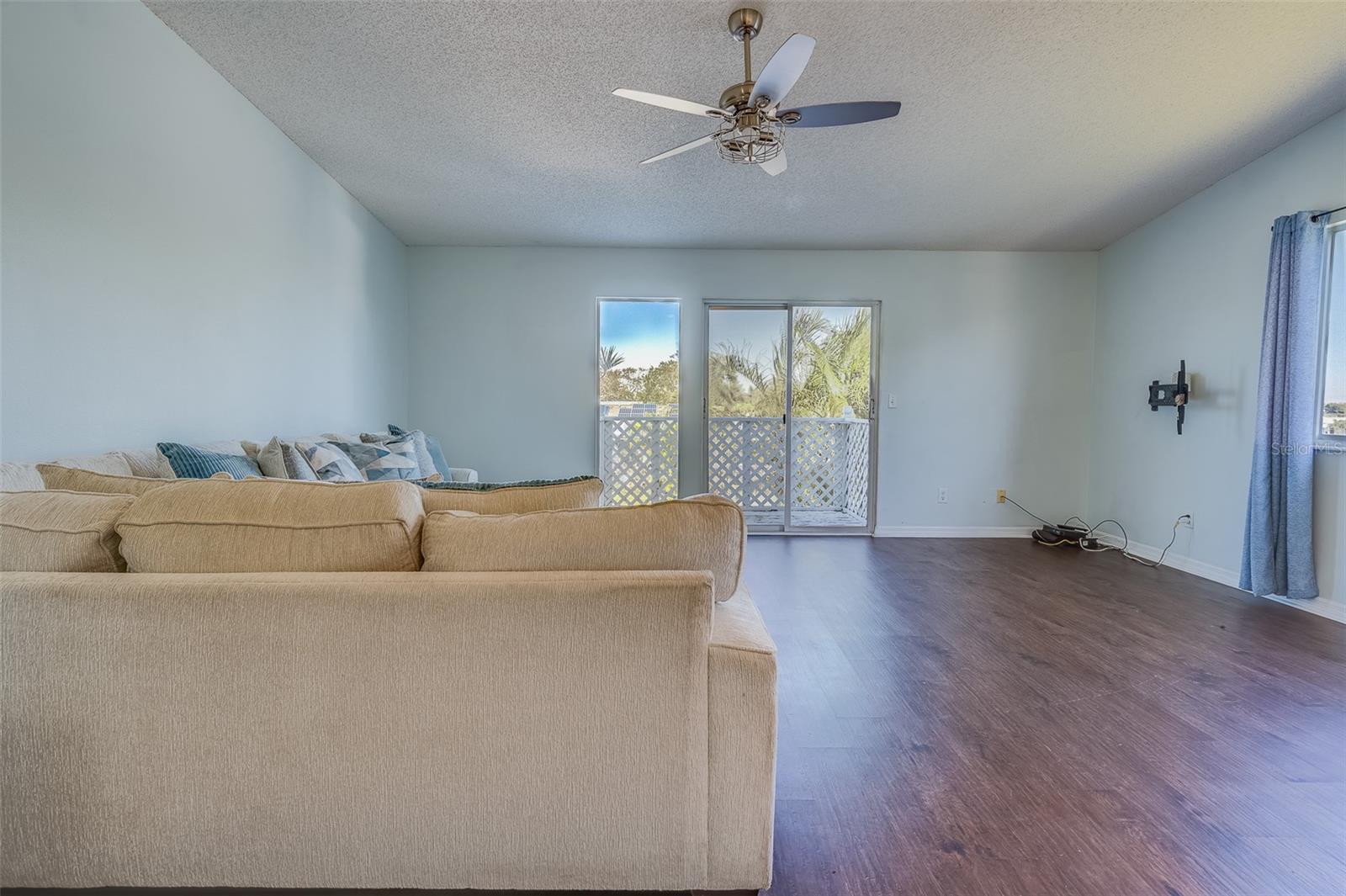 CURLEW LANDINGS SOUTH - Residential Lease