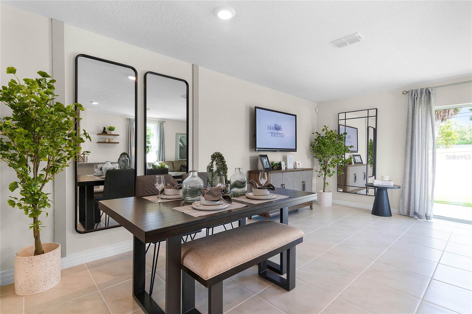 552 ZINFANDEL DRIVE