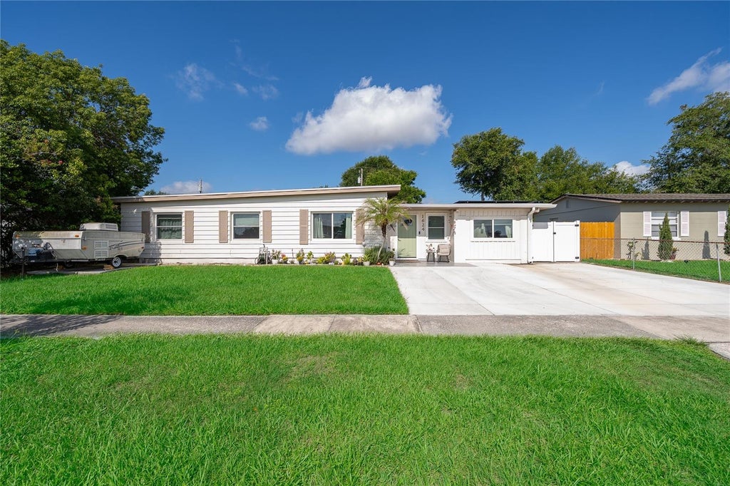 Photo of 1624 Hollis Drive, Orlando, FL 32822 (MLS # O6448003)