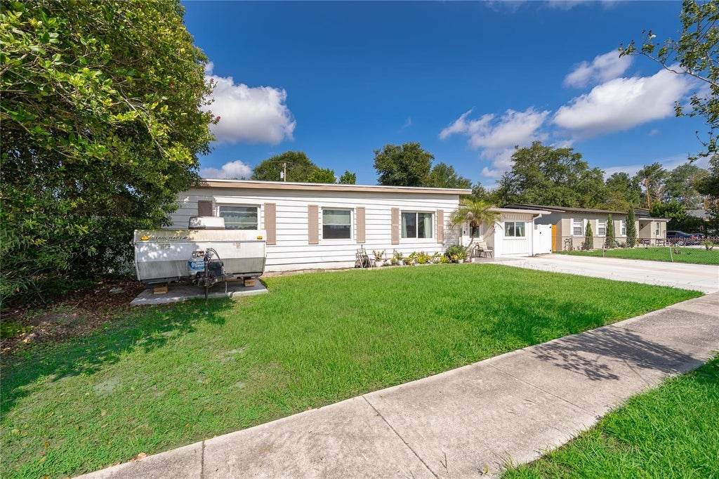Photo of 1624 Hollis Drive, Orlando, FL 32822 (MLS # O6448003)